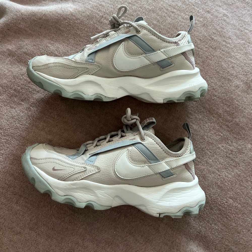Nike shoes